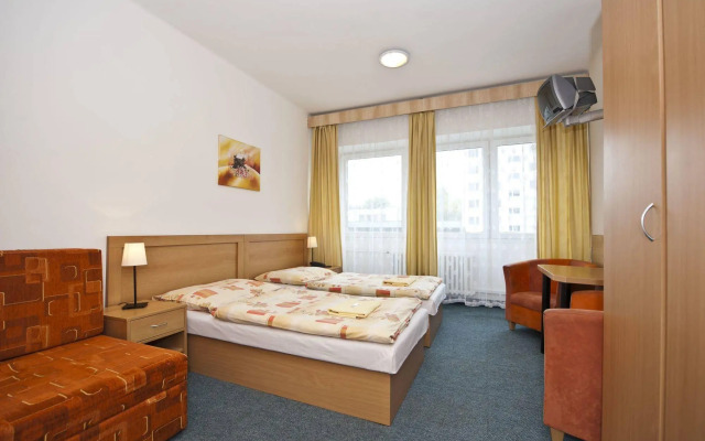 Hotel Plus