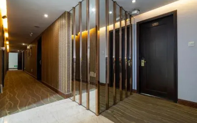 Longhai Yuelaiden Hotel