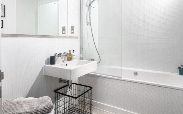 Plymouth Luxurious Apartment