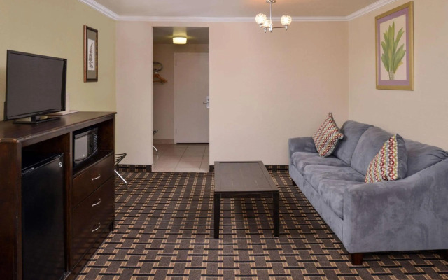 Quality Inn & Suites Montebello - Los Angeles