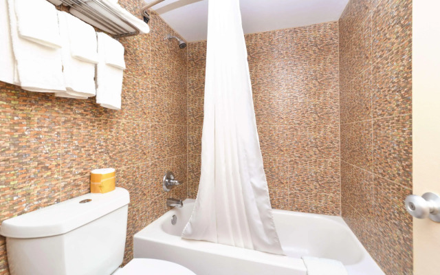 Americas Best Value Inn Smithtown Long Island