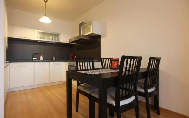 Koloseo residence. Free parking. Lake view.