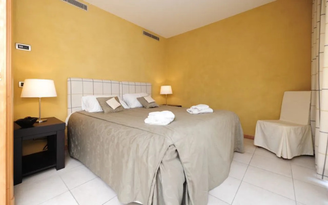 Pavillon Riviera 1 YourHostHelper