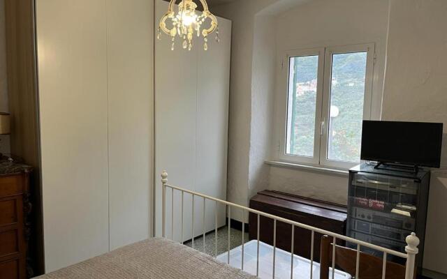 LevantoTwo bedrooms Flat with terrace