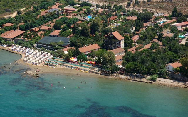 Leda Beach Hotel