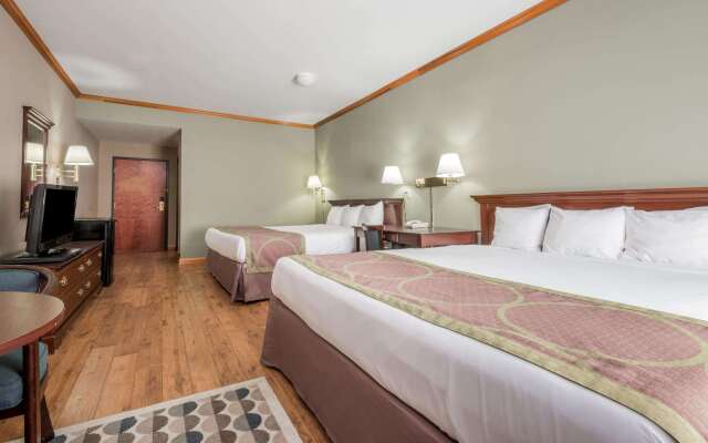 Super 8 by Wyndham Grayson