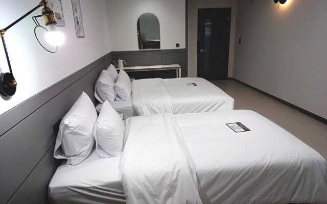 Hi&Hotel