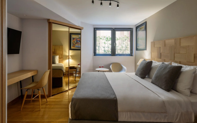 Fos DownTown Suites