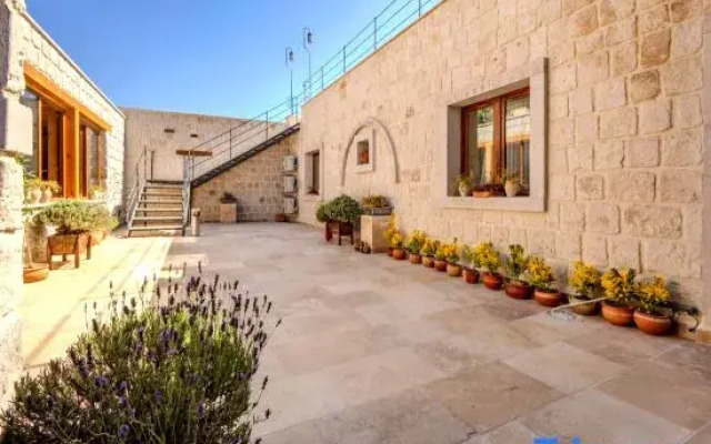 Sara Cave Cappadocia