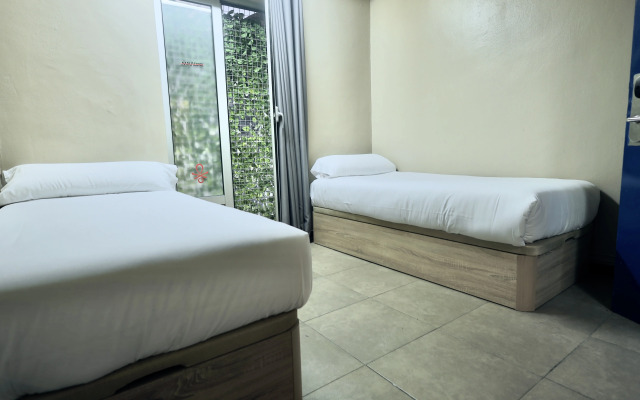 Ideal Youth Hostel