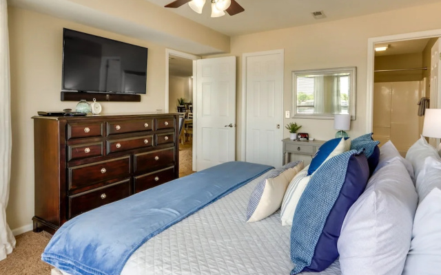 Lake Views + Pool Access: Condo in Osage Beach!