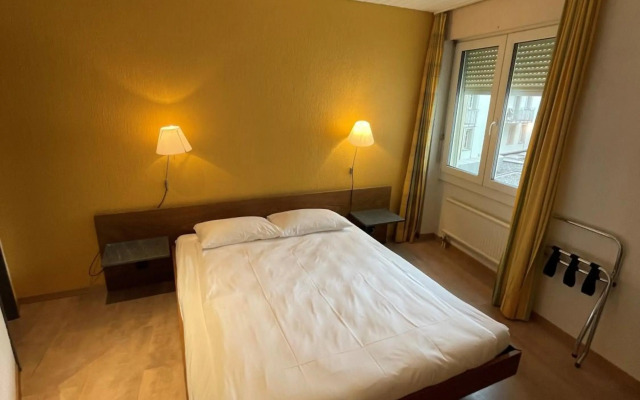 The Guesthouse by the Hey Hotel