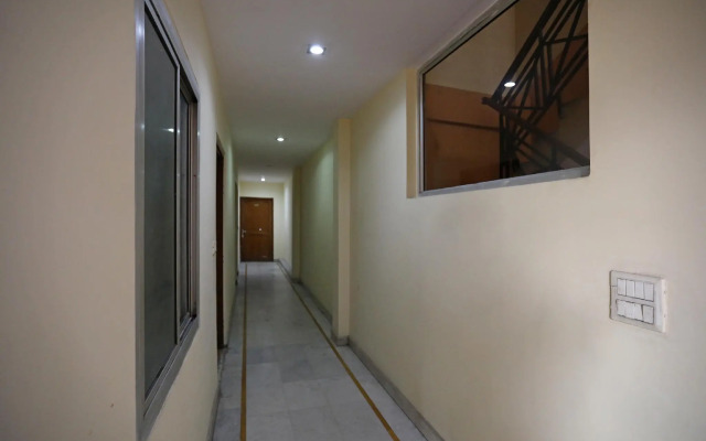 OYO Flagship 10282 Hotel Rishi