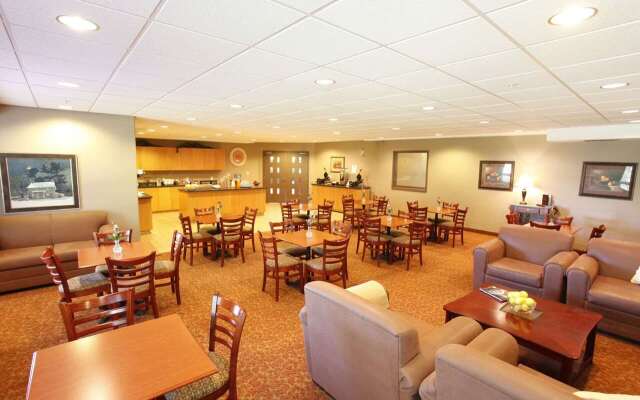 Coast Grimshaw Hotel & Suites