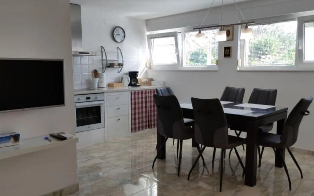 Neven - Economic Apartment Close to sea - A1 Prizemlje