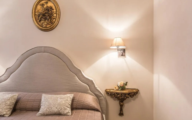 Palazzina Canal - Experience and Enjoy 5 Elegant Bedrooms