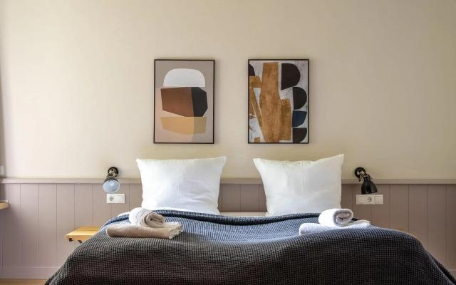 Schoenhouse Avenue by Limehome