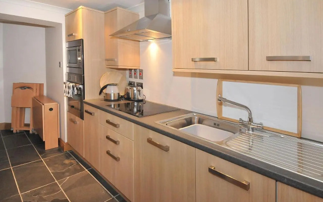 Kingsview Apartment