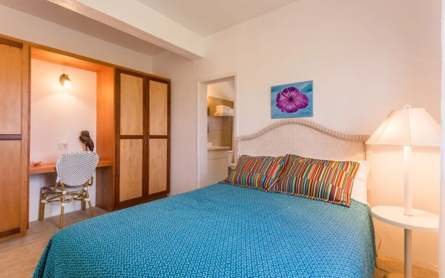 Coralito Bay Suites & Villas
