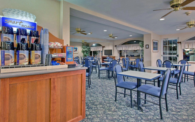 Holiday Inn Express Mackinaw City by IHG