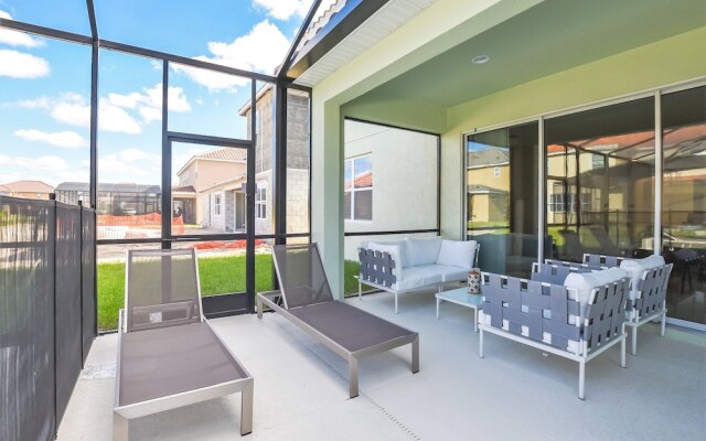 14 Bdrm 11 BA Sleeps 30