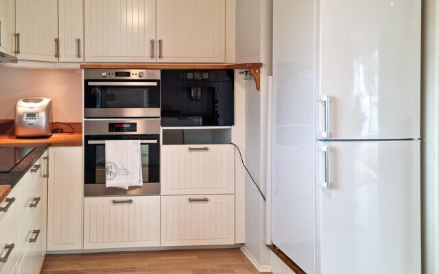 Amazing Home in Spangereid With Wifi and 5 Bedrooms