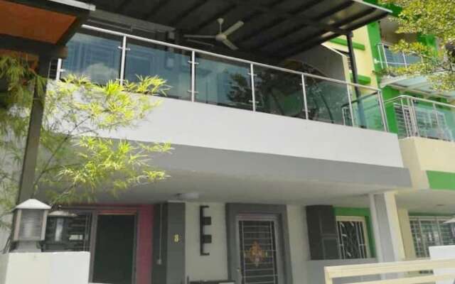 Kepong Spacious Vacation House