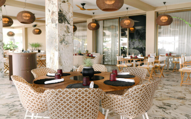 Papagayo Beach Hotel