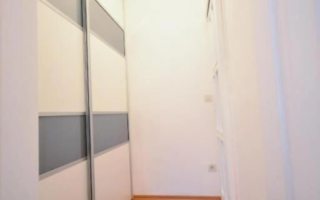 Central Palace Apartment