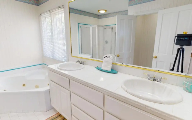 1711-a Strand Avenue