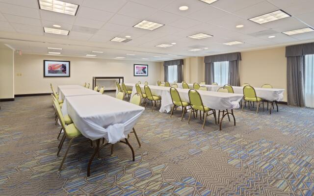 Holiday Inn Express Hotel & Suites Largo-Clearwater by IHG