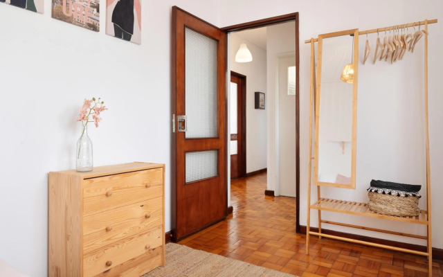 ! Luminous 2BR Top Floor ! Praça da República