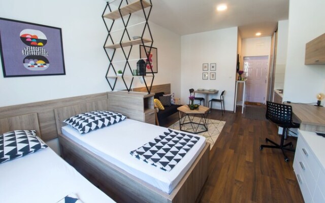 Studio Apartment Woody Moody