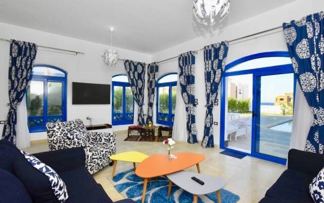 Luxury 4BD Villa with Pool in Hurghada