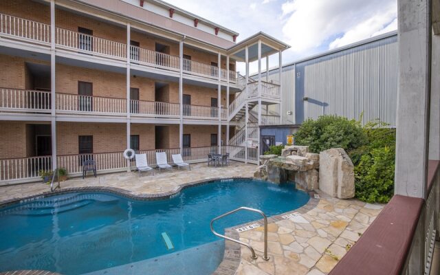 Gruene Getaway 3 Bedroom Condo