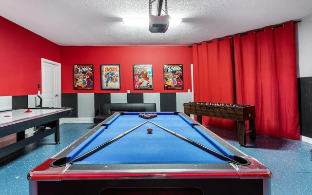Stunning Villa With Pool, Near All Attractions