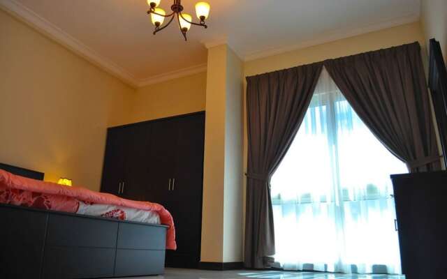 Golden Treasure Tower Family Apartment