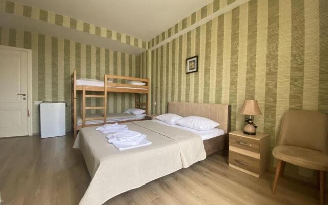 Hotel Legiandro Surami