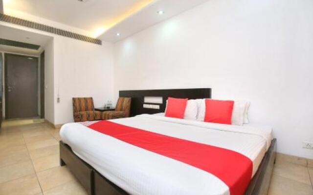 Oyo 24912 Hotel Raunak