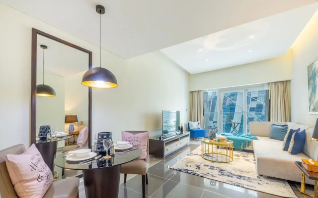 Manzil - Designer 1 BR Apt near Burj & Dubai Mall