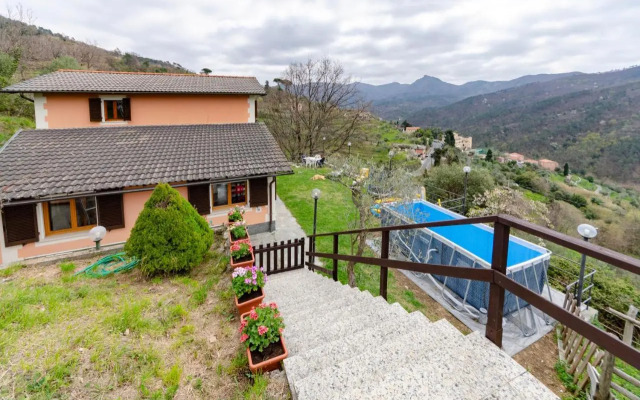 ALTIDO Splendid House w/Garden & Green Hills View