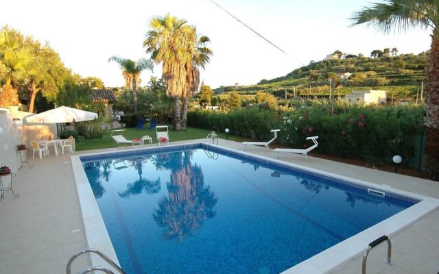 Holiday Home With Private Pool, Near the Beach