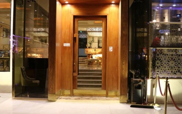 The Glorious Hotel
