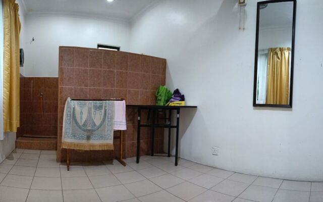 Capital O 90434 Marmoris House