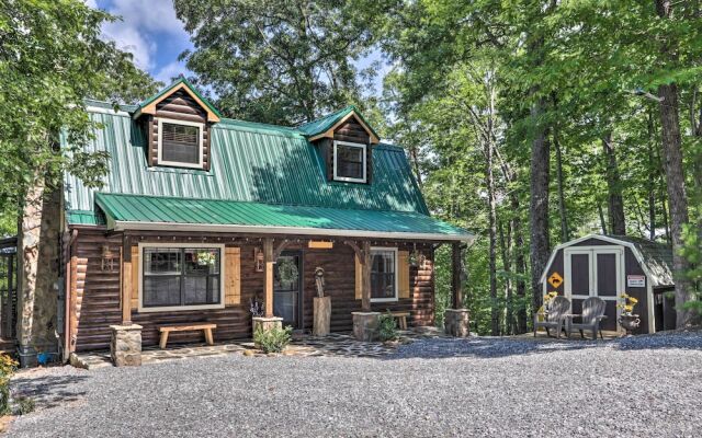 Chic Sevierville Cabin w/ Hot Tub & Mountain Views