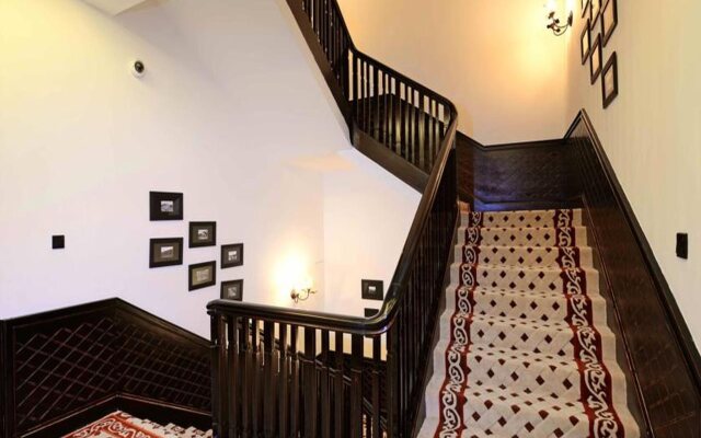 The White House Hotel Guilin