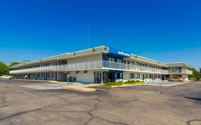 Motel 6 Bellmead, TX - Waco