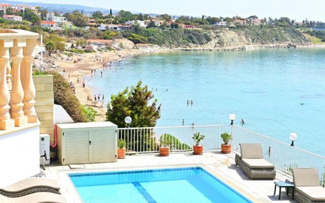 Katina Beach Villa