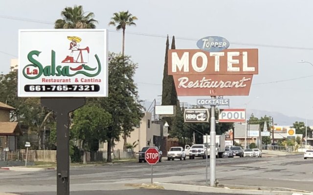 Topper Motel