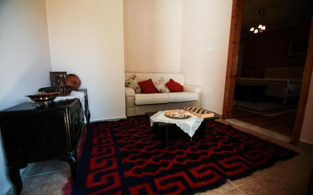 Bujtina Leon's Apartments
